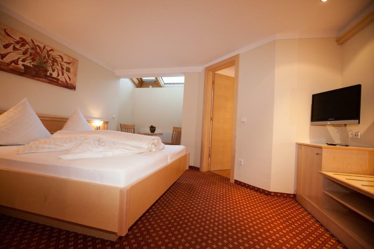 Piz Arina Hotel อิสชเกิล ภายนอก รูปภาพ